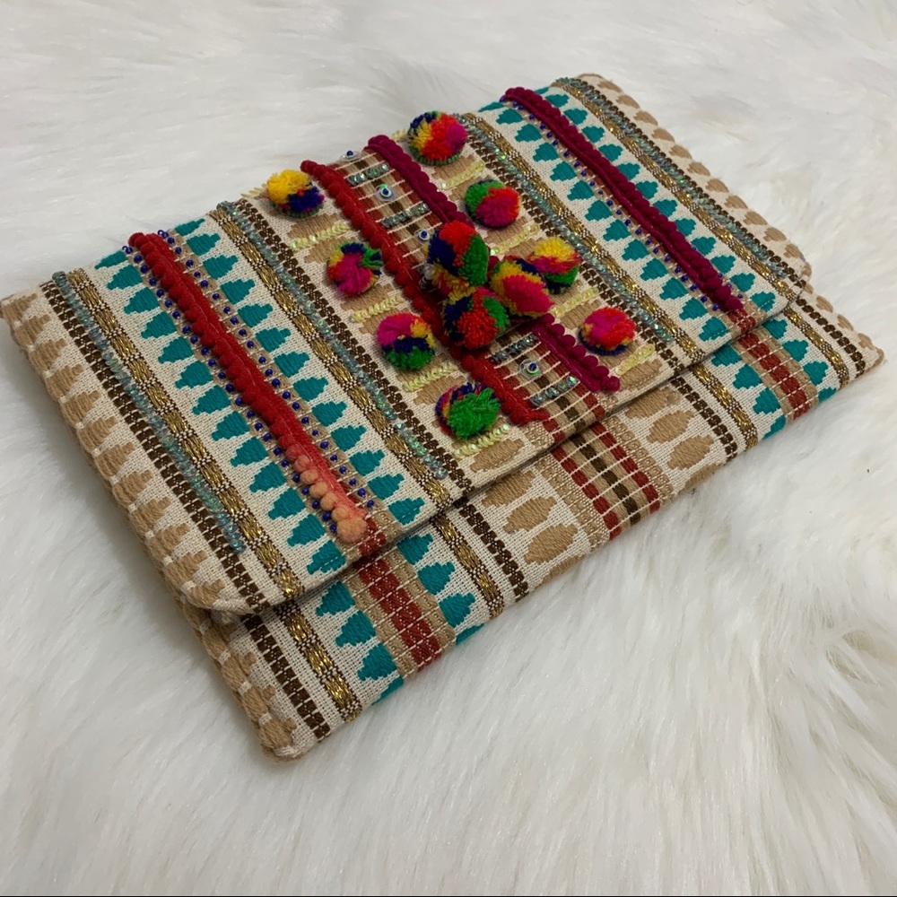 Unique clutch purse is in excellent condition - Picture 3 of 11